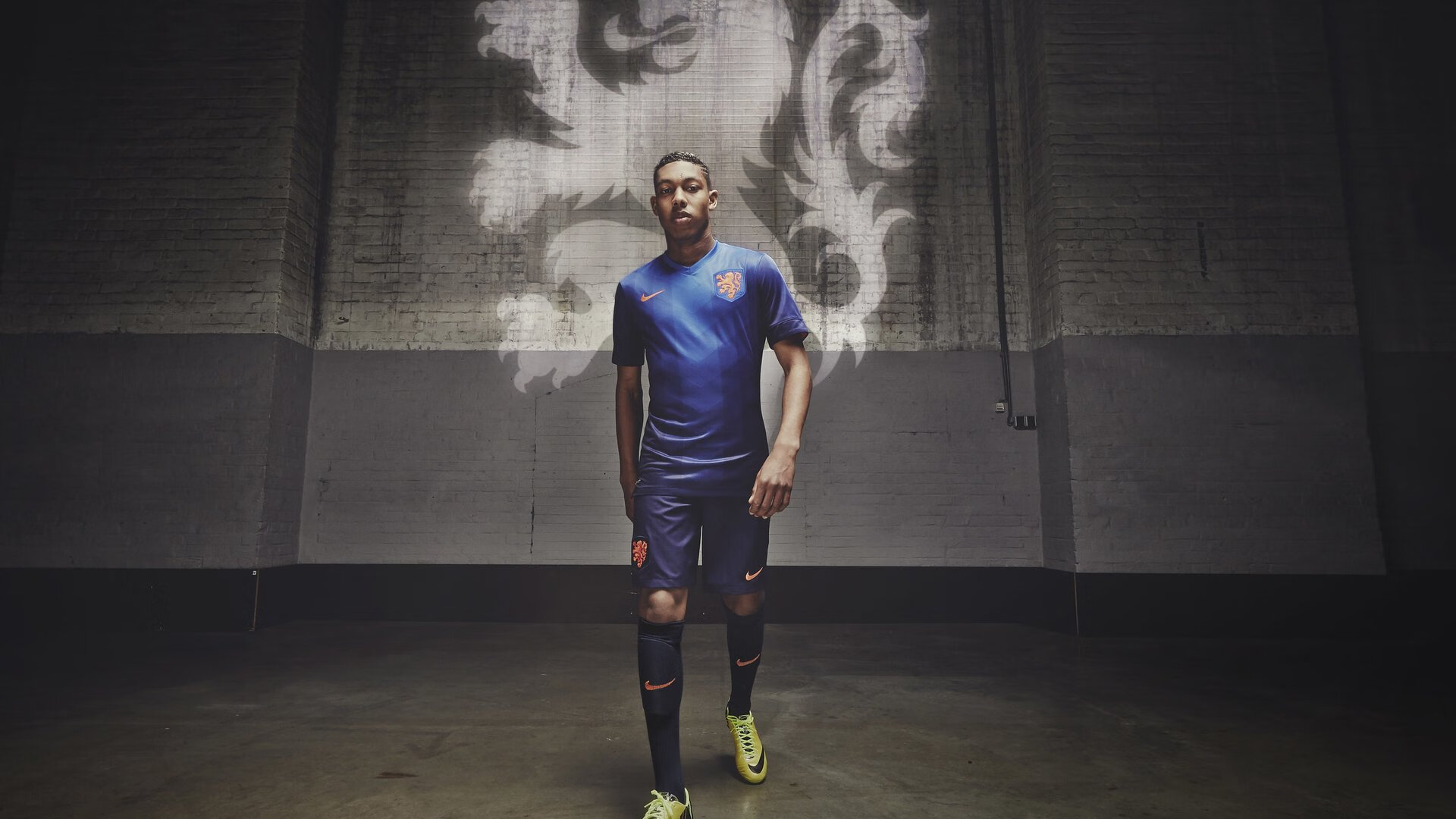 乐鱼app官方下载-欧洲杯历史上的经典时刻在社媒上被回放，回顾欧洲杯